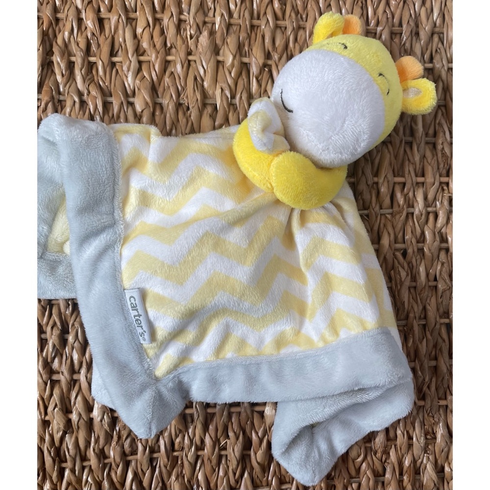 Carter’s Giraffe Baby Blanket Lovey Plush Soft Security Toy Yellow & Gray